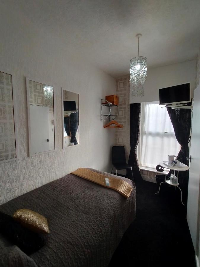 Hotel Babylon Blackpool Bagian luar foto